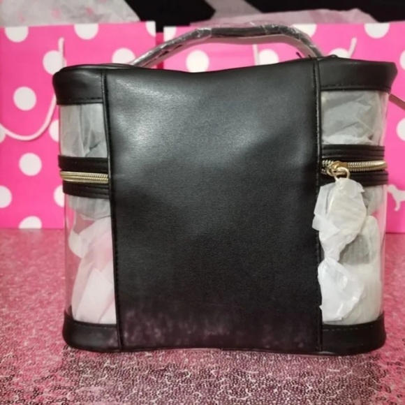 Victoria's Secret | Bags | Nwt Victorias Secret 4 Pc Cosmetic Case ...